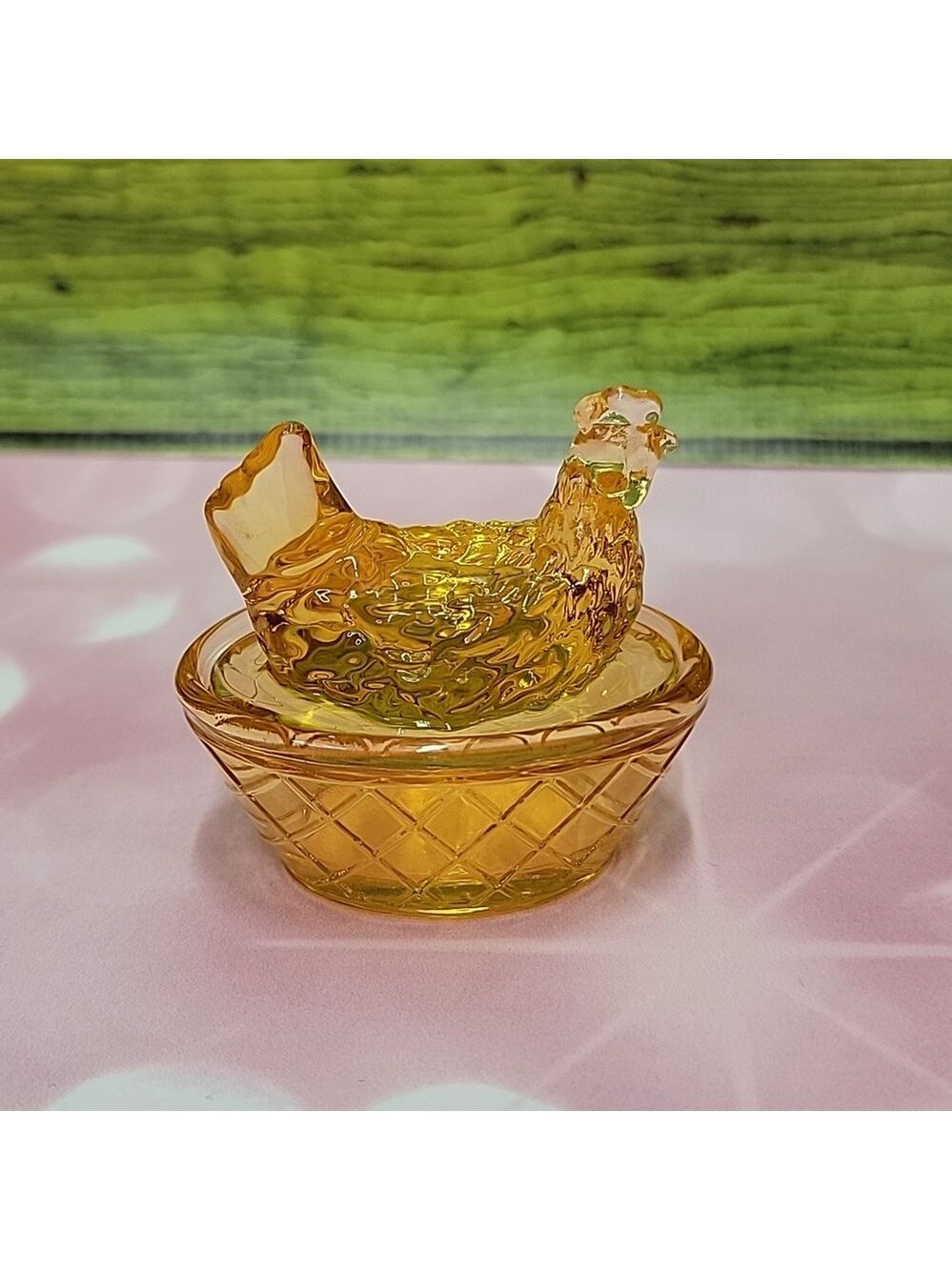 Amber Yellow Glass Hen on a nest HON